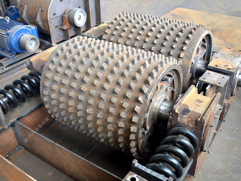 煤矸石破碎专家：狼牙破碎机在固废处理中的有哪些独特优势？